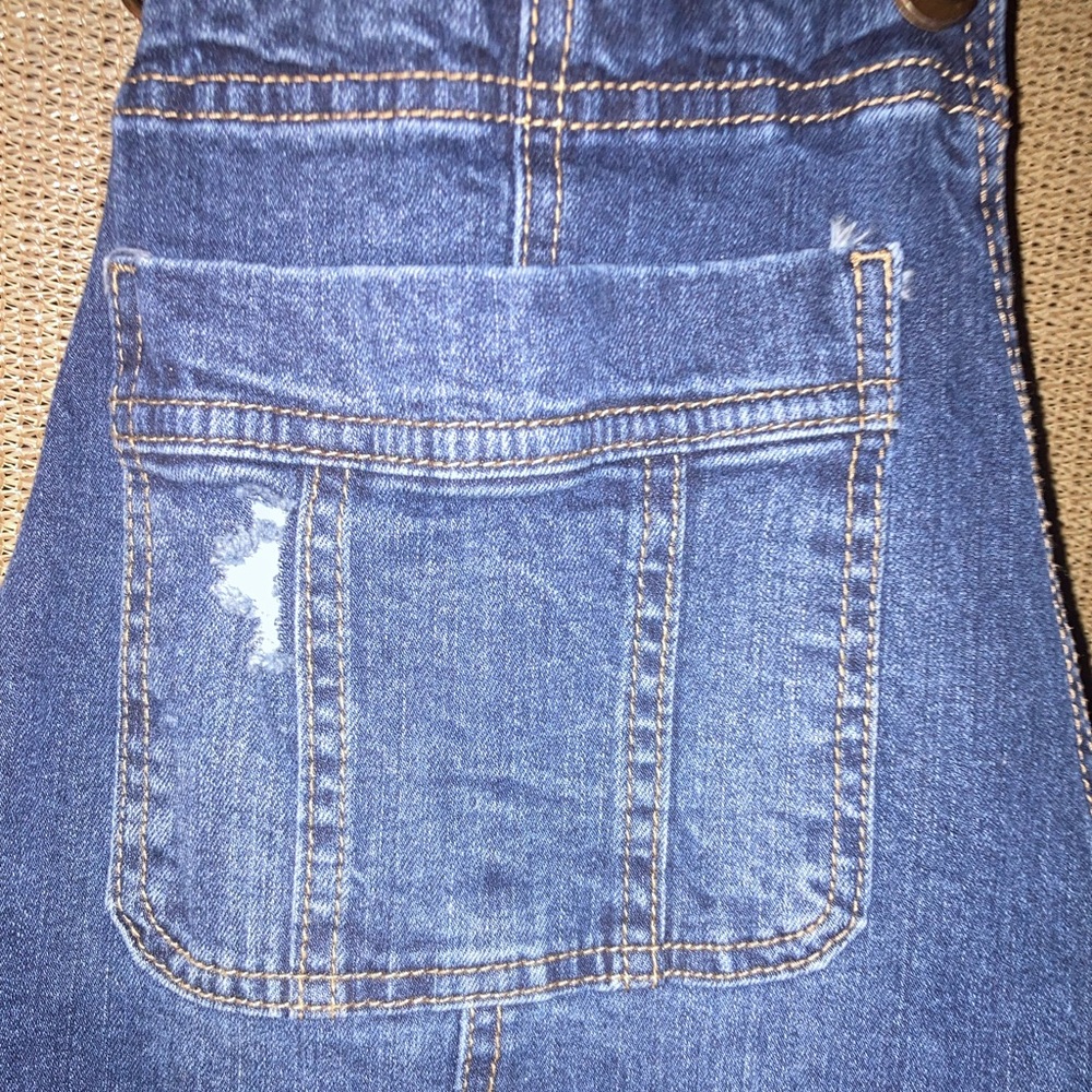 Blue Spice denim overalls. Sz 7 .Lots of pockets. Adjustable straps, rip details